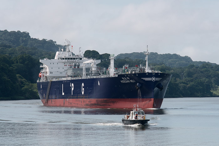 tránsitos por el canal de panamá excursión en tránsito por el canal de panamá