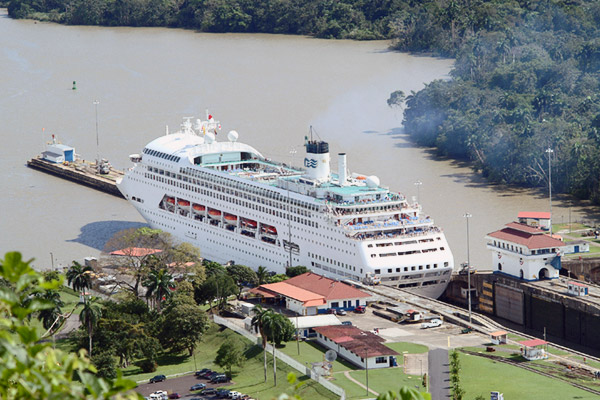 tránsitos por el canal de panamá excursión en tránsito por el canal de panamá