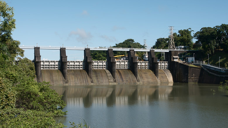 miraflores locks visitor, the panama canal