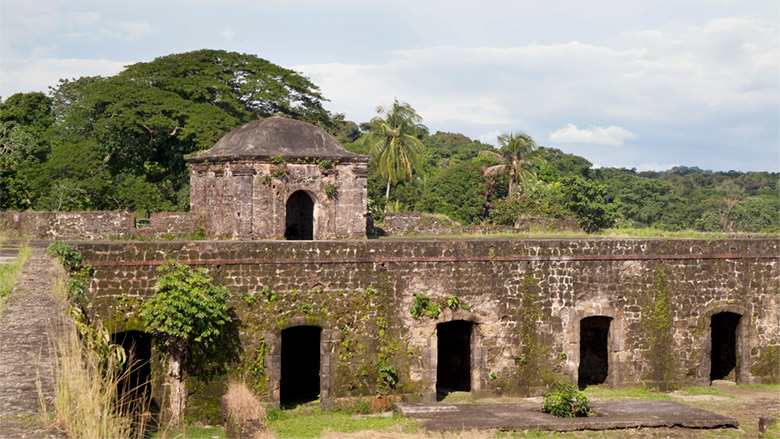 crociere nel canale di panama rovine del forte san lorenzo, colon, panama