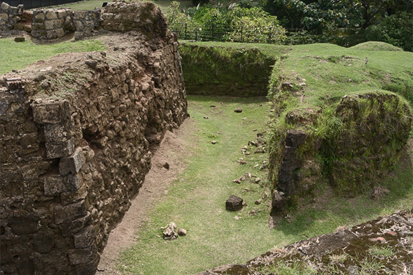 crociere nel canale di panama rovine del forte san lorenzo, colon, panama